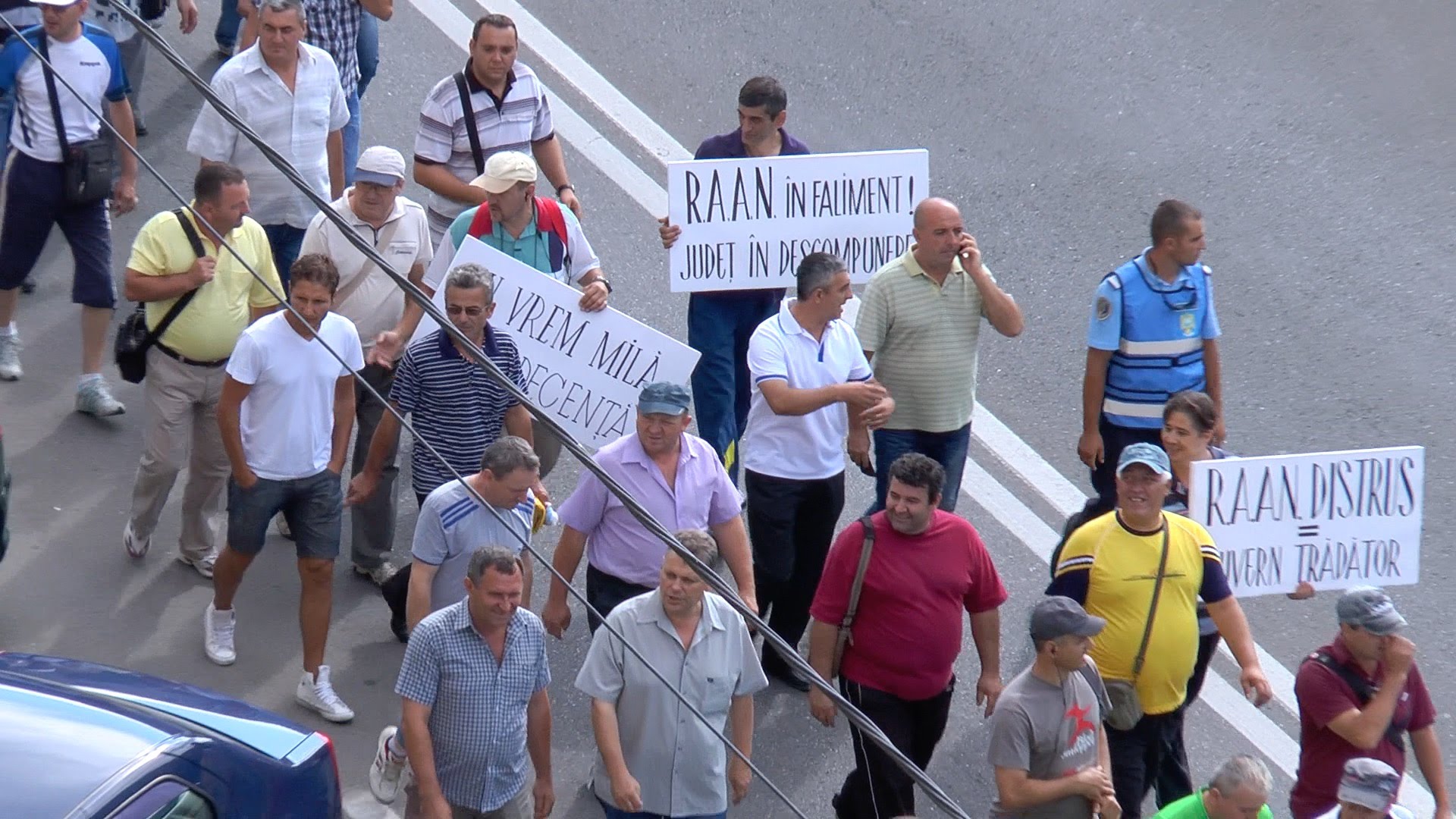 Protestarii au blocat strazile la Severin!