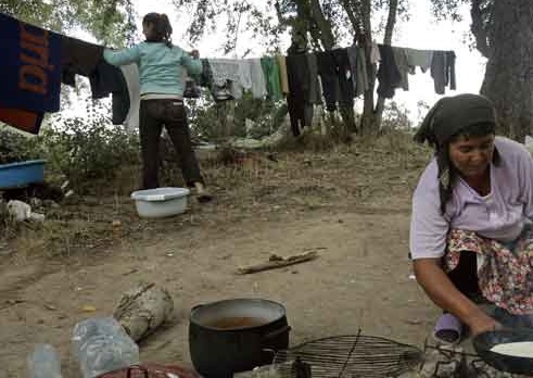 Rromi care transportă imigranți deghizați