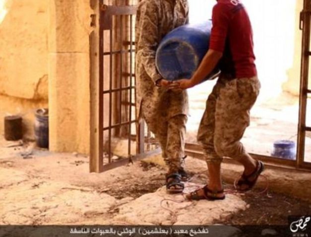 Statul Islamic a difuzat fotografii din timpul distrugerii templului Baal Shamin din Palmira