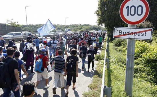 Primii refugiati au ajuns la granita cu Austria!