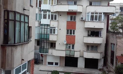 Se impozitează terenul de sub bloc