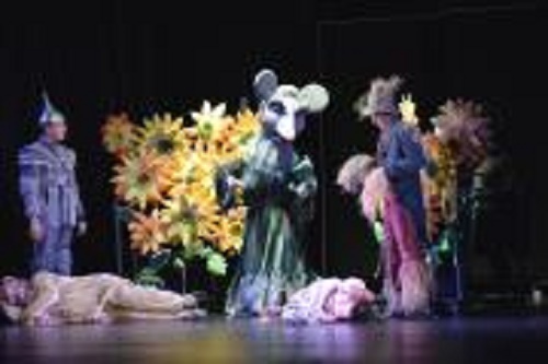 Spectacole şi festivaluri la Colibri