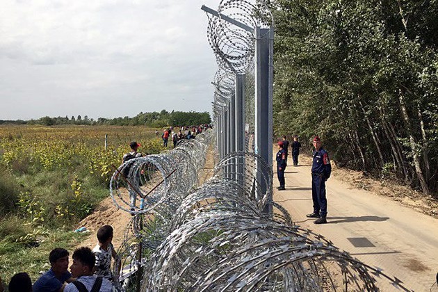 Ungaria a mai inchis frontiera cu o tara