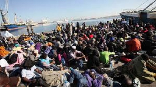 Migranții refuză distribuirea