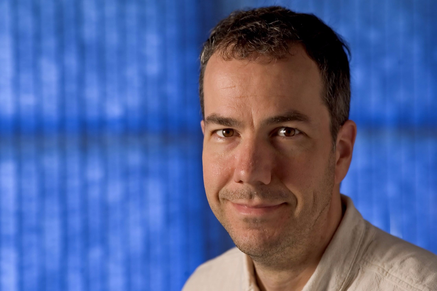 Un poet american ii invata „slam poetry” pe elevii craioveni