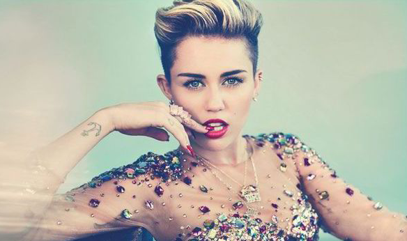 Miley Cyrus ar urma să susțină următorul concert complet goală