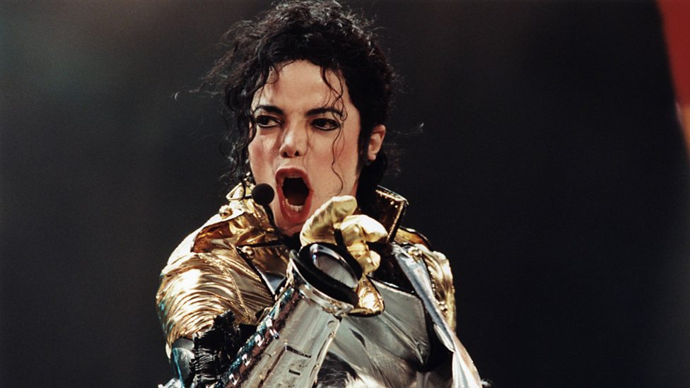 Viata lui Michael Jackson va fi adusa pe micile ecrane