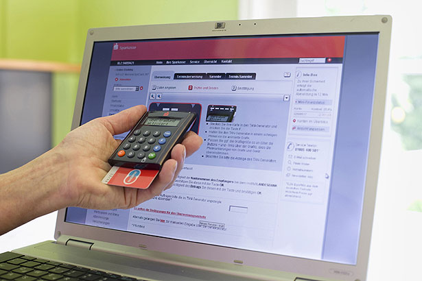 Romanii nu sunt adeptii platilor on-line