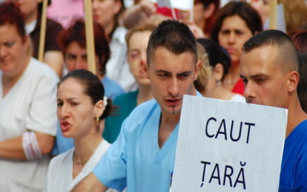 Medicinistii cu bursa, obligati sa ramana in spitalele din tara