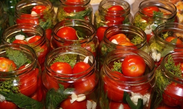 Toamna in bucatarie – reteta de rosii in saramura