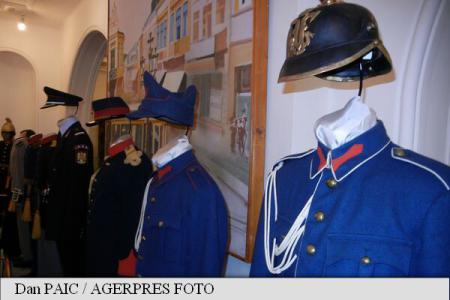 Ținutele Ministerului de Interne, vedetele unei expoziții inedite