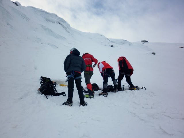 Apinisti romani duc acvila carpatina pe cel mai inalt vulcan din lume