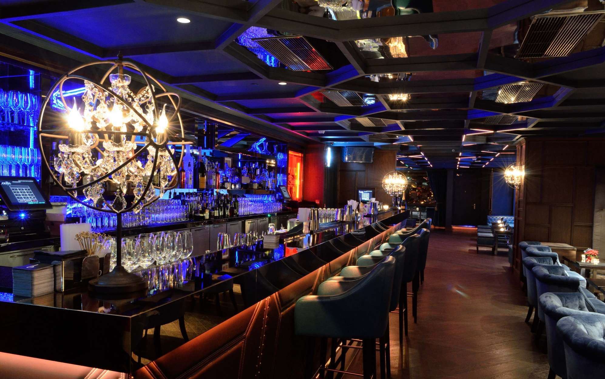 Au inceput controalele in cluburile din Craiova!