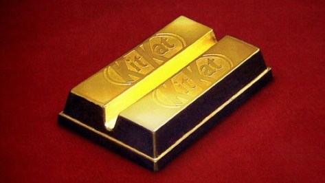 Batoane KitKat acoperite cu aur – editie limitata de Craciun!