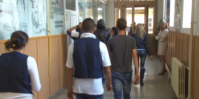 Peste 3100 de elevi vor primi „Bani de liceu”