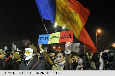 Sute de persoane au protestat si la Târgu-Jiu