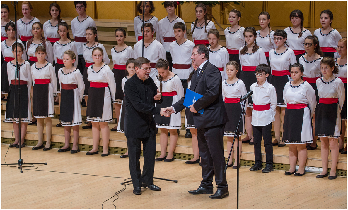 Klaus Iohannis, mesaj de felicitare pentru Corul de Copii Radio