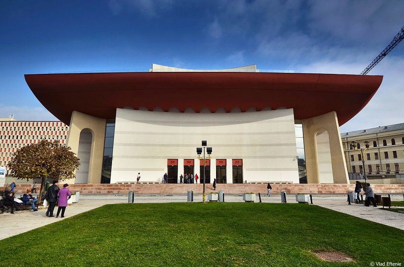 TNB se redeschide, Teatrul Nottara se inchide!