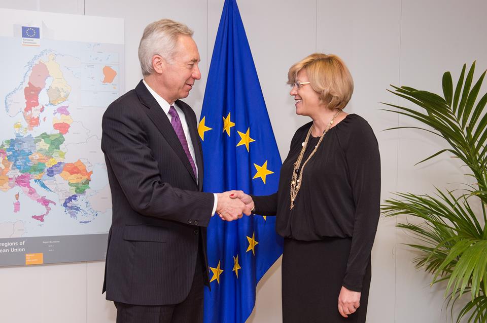 Intalnire intre comisarul european Corina Cretu si ambasadorul SUA in Romania, Hans Klemm