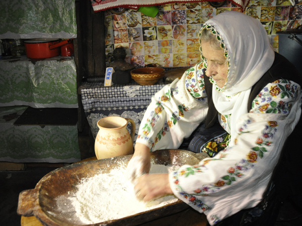 19 DECEMBRIE – COLINDETI