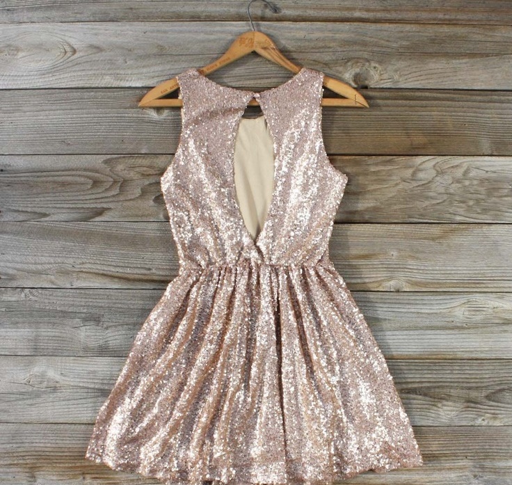 Rozul-cuart si albastrul-seren, culorile anului 2016