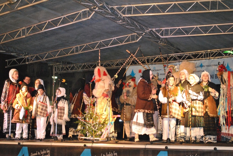 „Din bătrâni, din oameni buni”