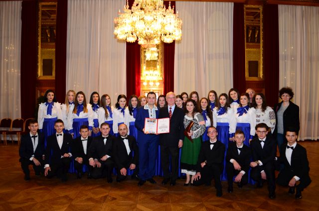 Colindatori din Severin, in vizita la Familia Regala