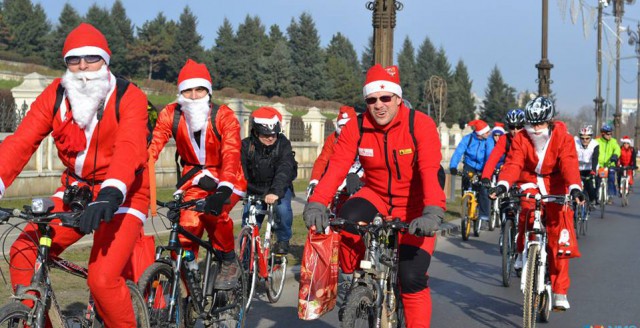 (Audio) Mosi Craciuni pe bicicleta, pusi pe fapte bune!