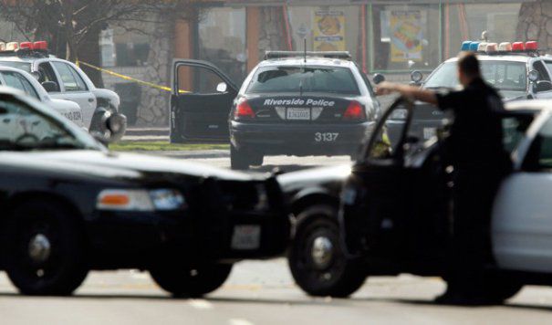 Zeci de persoane au fost impuscate