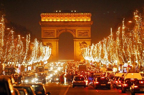 Francezii nu renunţă la distracție (audio)