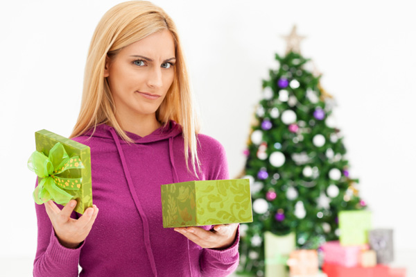 Cele mai neinspirate cadouri primite de femei de Craciun