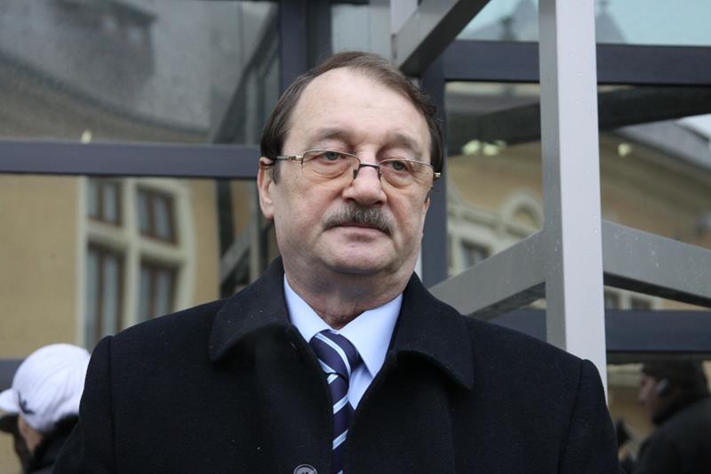 Sentinta in cazul lui Mircea Basescu si Marian Capatana