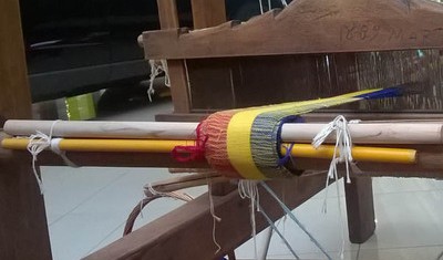 Tricolor de 20 de metri, ţesut la un război vechi de 125 de ani