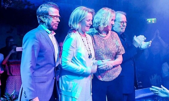 Reîntâlnire a membrilor grupului ABBA