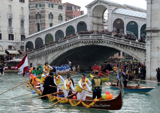 Români la carnavalul venețian (audio)