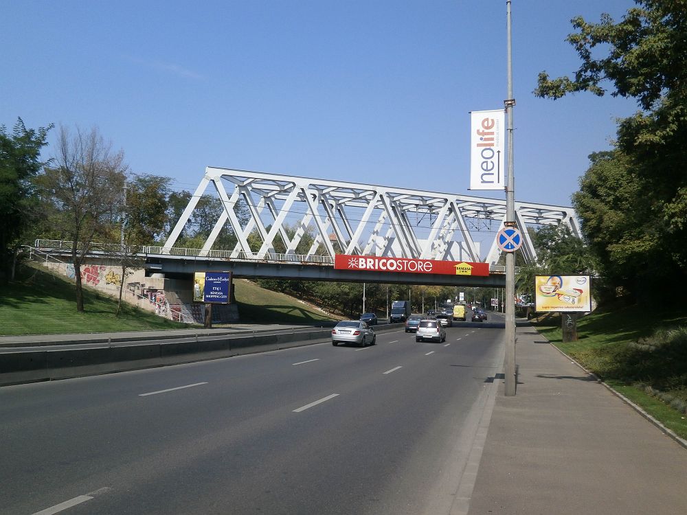 Accident in lant pe Podul Baneasa