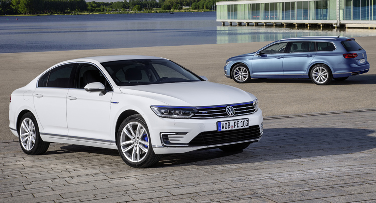 Volkswagen suspenda productia in doua fabrici