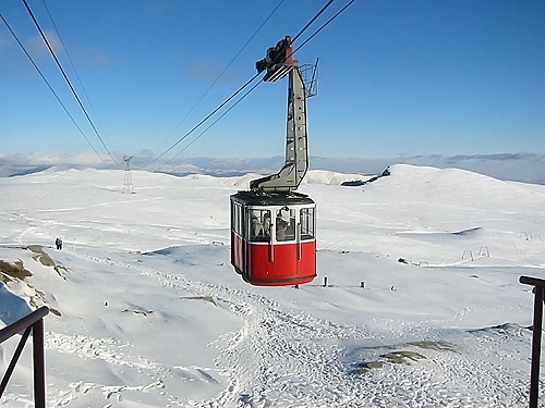 Elevi din Craiova, blocati in complexul de la Balea Lac!