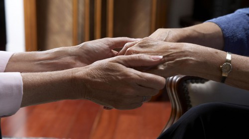 Camin de batrani risca desfiintarea