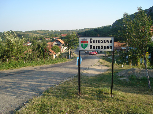 Peste 1500 de locuitori ai comunei severinene Carasova, fara asistenta sociala