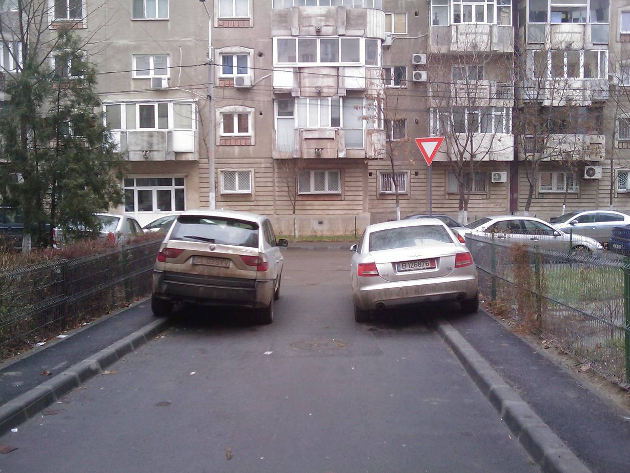 Noi restrictii pentru parcarea pe trotuar!