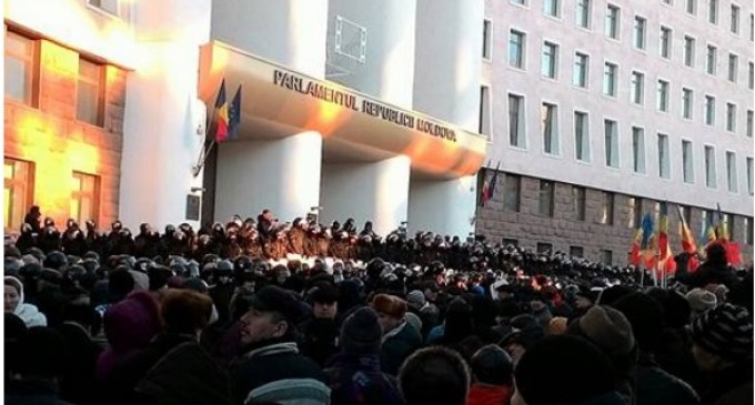 Continua protestele la Chisinau