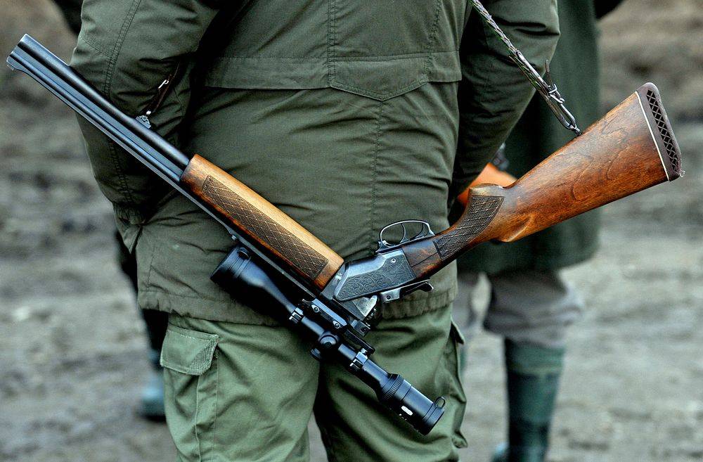 Control judiciar pentru vânătorul care l-a împușcat mortal pe primarul din Olt