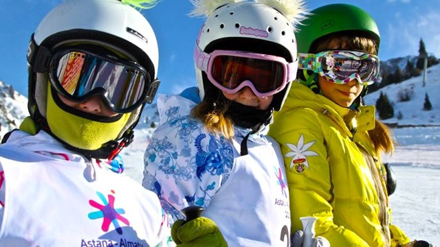 Lectii gratuite de schi de Ziua Zapezii la Straja si Vatra Dornei