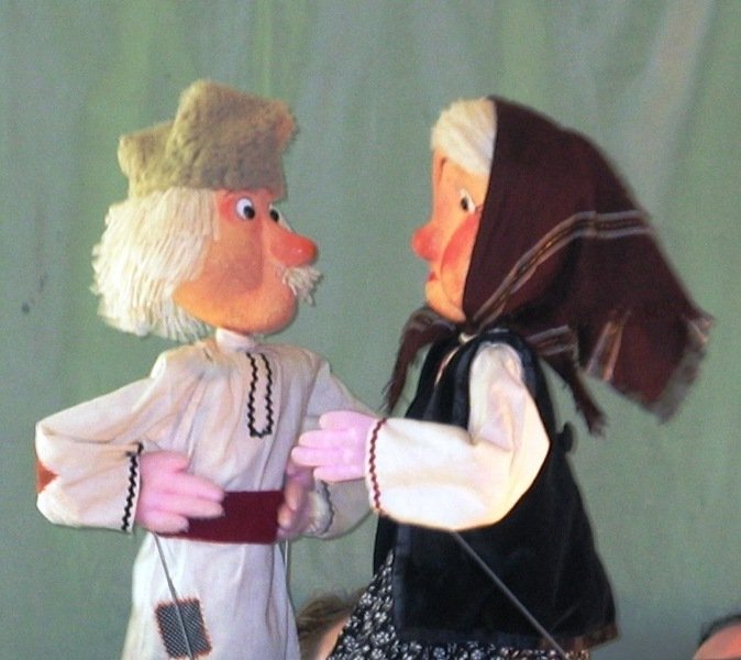 4 MARTIE – SFINTISORI SI SFANTULETE