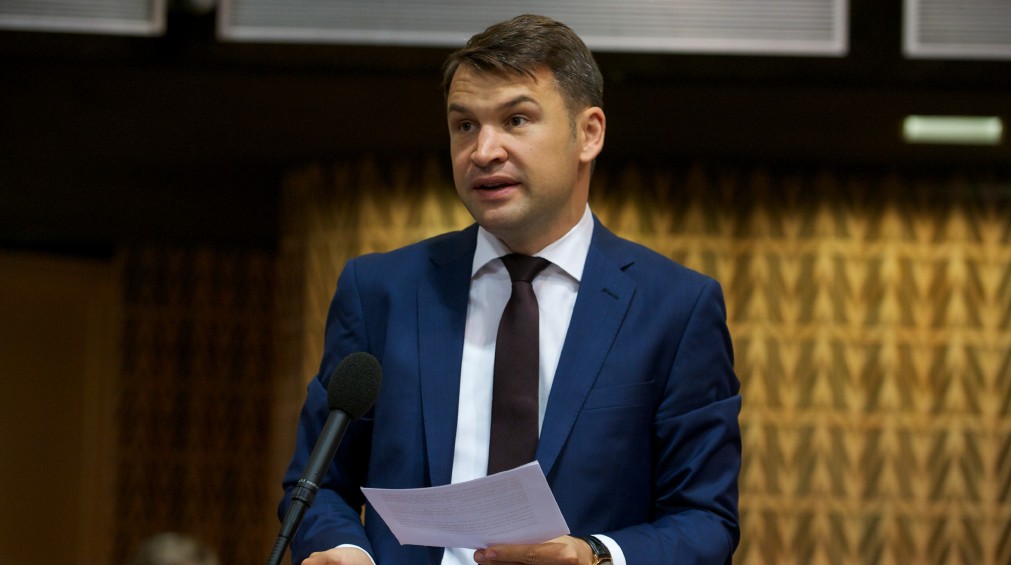 Nici liberalii nu sunt de acord cu comasarea Radioului şi Televiziunii publice