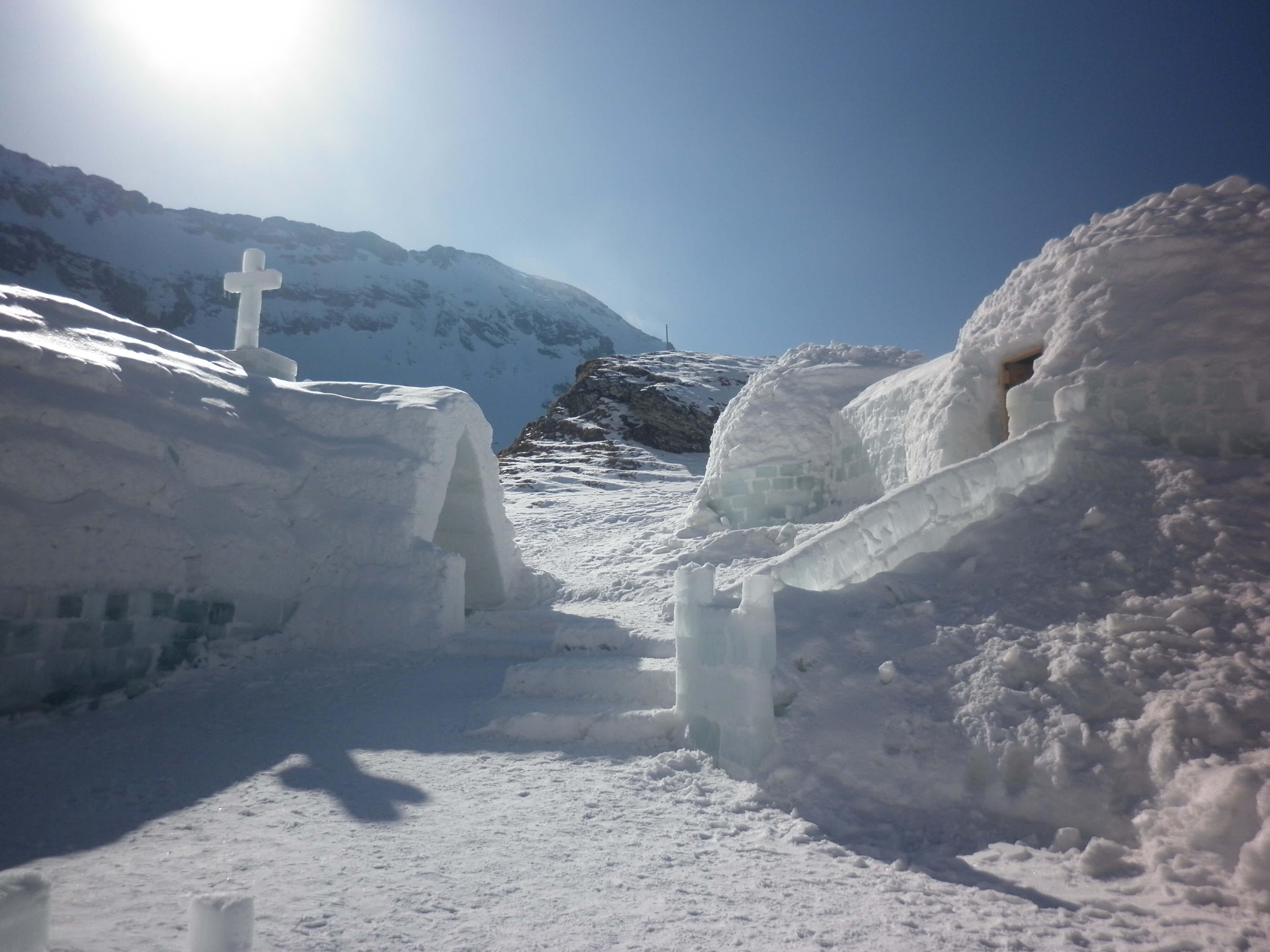 Biserica de Gheata de la Balea Lac a fost sfintita