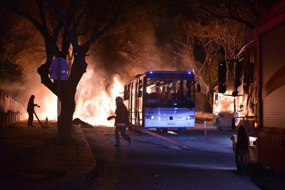Atentat la Ankara – zeci de morti si raniti!