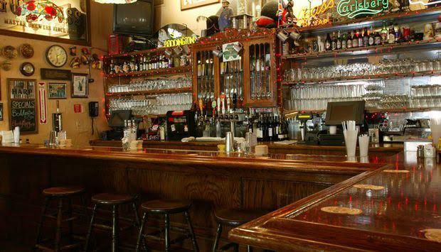 La Rovinari, barurile si cluburile se vor inchide de la ora 22