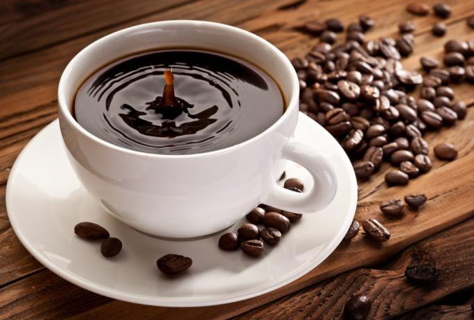 Consumul crescut de cafea previne ciroza alcoolică